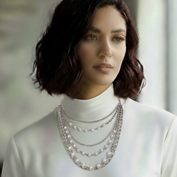 Handmade Vintage Silver Tone Faux Pearl and Rhinestone Fashion Bib Necklace - Picture 3 of 11